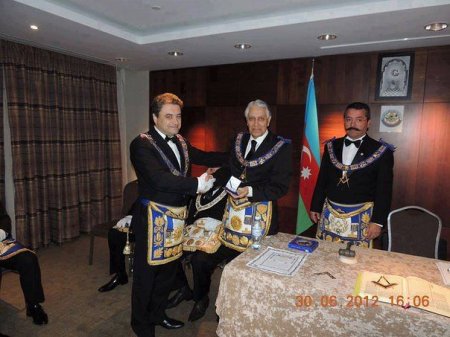 Azərbaycan masonlarının başçısı kimdir?
