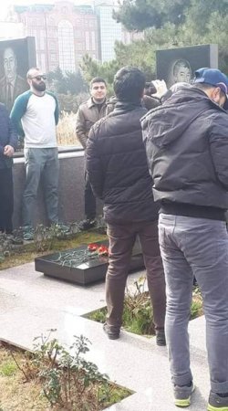 SON ANDA!!! Mehman Hüseynov HƏBSDƏN CIXDI Və ONUN məzarını ziyarət etdi - FOTO